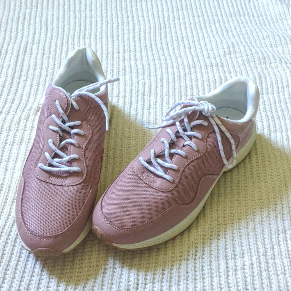 Chunky pink sneakers